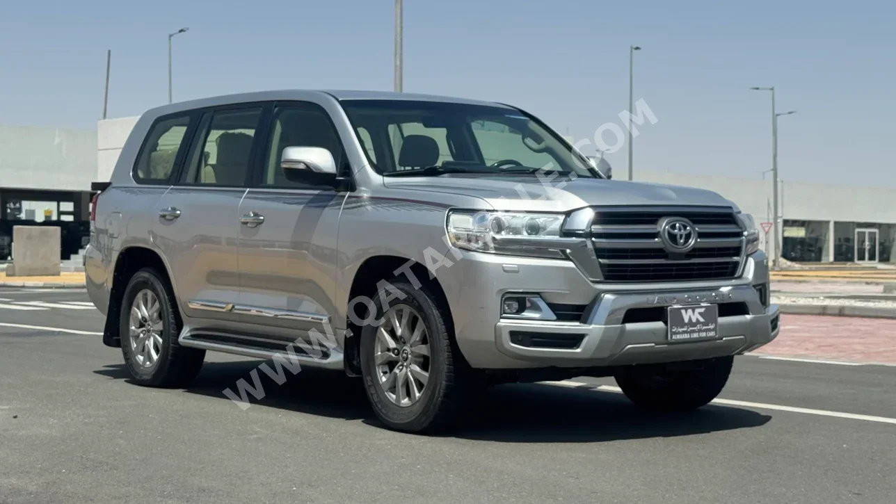 Toyota  Land Cruiser  GXR  2019  Automatic  230,000 Km  8 Cylinder  Four Wheel Drive (4WD)  SUV  Silver