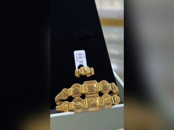 الذهب اساور البحرين نسائي حسب الوزن 18.04 غرام بدون حجر ضمان الصيانة توصيل مجاني ذهب أصفر عيار 21