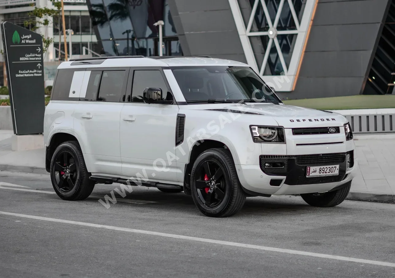 Land Rover  Defender  110  2022  Automatic  73,000 Km  6 Cylinder  Four Wheel Drive (4WD)  SUV  White  With Warranty