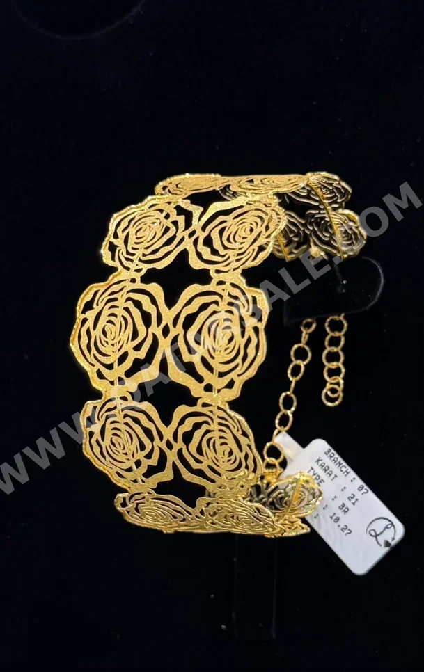 الذهب اساور  البحرين  نسائي  حسب القطعة ( ديزاينرز)  طبيعة  ضمان الصيانة  توصيل مجاني  ذهب أصفر  عيار 21