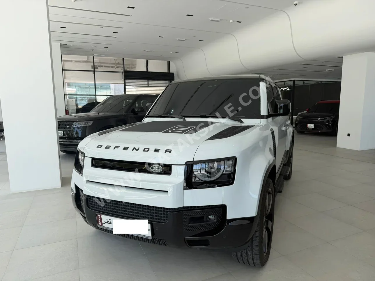 لاند روفر  ديفيندر  110  2023  اوتوماتيك  77,000 كم  8 سلندر  دفع رباعي  اس يو في  أبيض