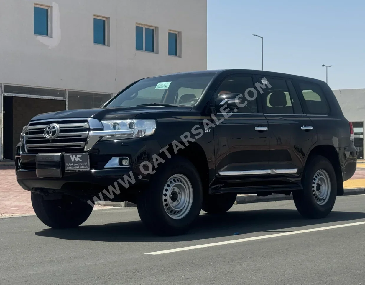Toyota  Land Cruiser  VXR  2016  Automatic  419,000 Km  8 Cylinder  Four Wheel Drive (4WD)  SUV  Black