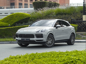 Porsche  Cayenne  Coupe  2022  Automatic  39,000 Km  6 Cylinder  All Wheel Drive (AWD)  SUV  Gray  With Warranty