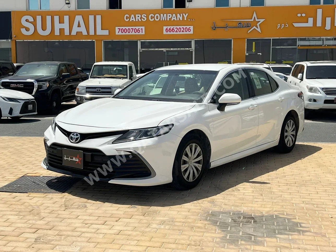تويوتا  كامري  أل اي  2023  اوتوماتيك  98,000 كم  4 سلندر  سحب امامي  سيدان  أبيض