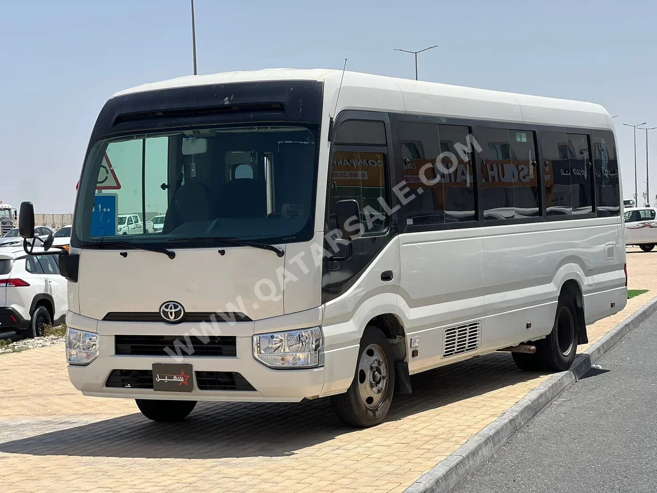 تويوتا  كوستر  2020  عادي  327,000 كم  4 سلندر  دفع خلفي  فان \ باص  أبيض