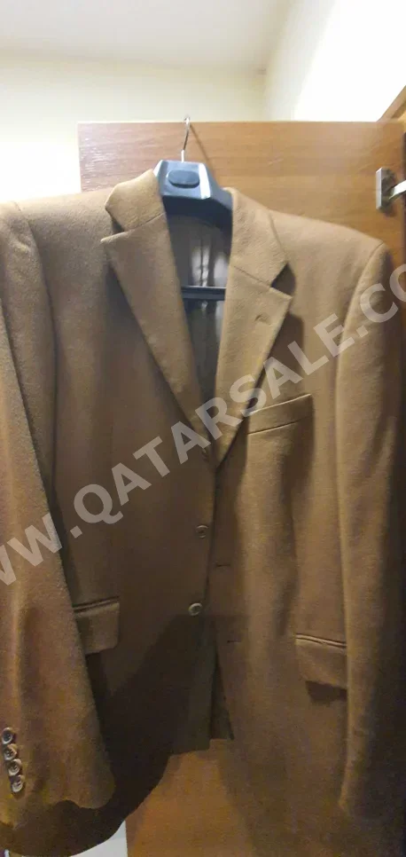 ملابس رجالي الكشمير \  قمصان  متعدد الألوان \ المقاس: 42
