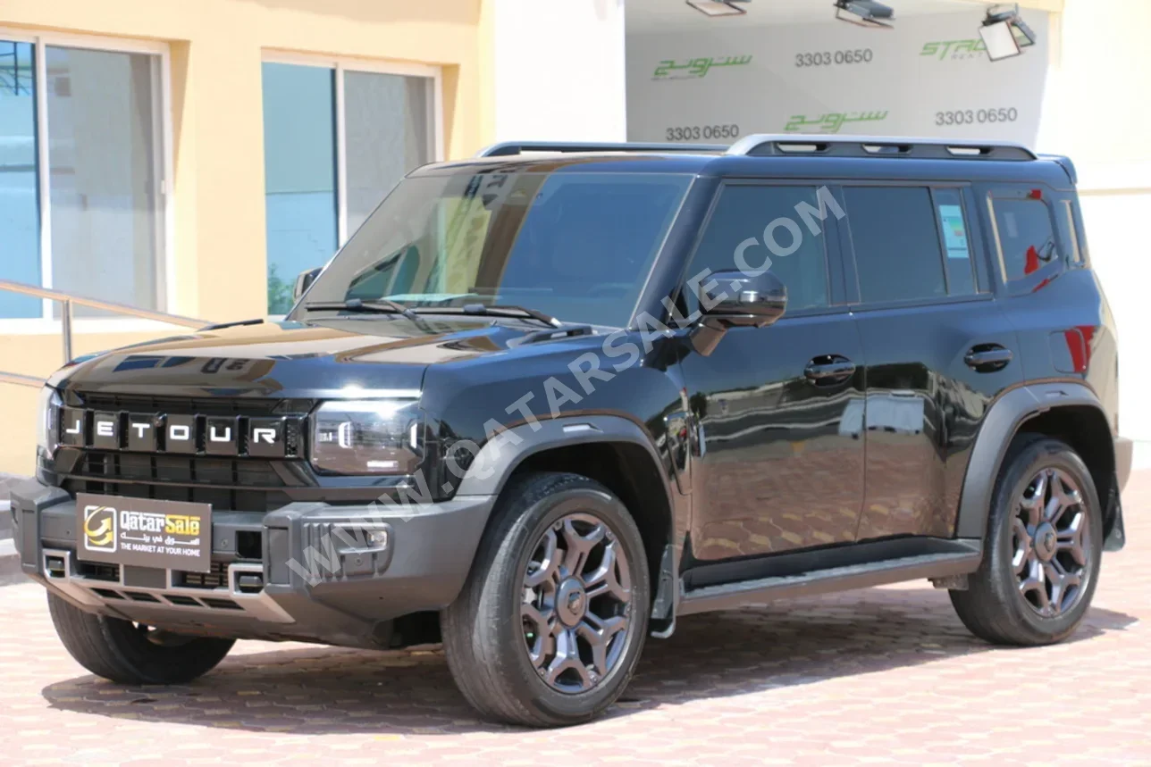 جيتور  تي 2  لكجري  2025  اوتوماتيك  69,000 كم  4 سلندر  دفع رباعي  اس يو في  أسود  تحت الضمان