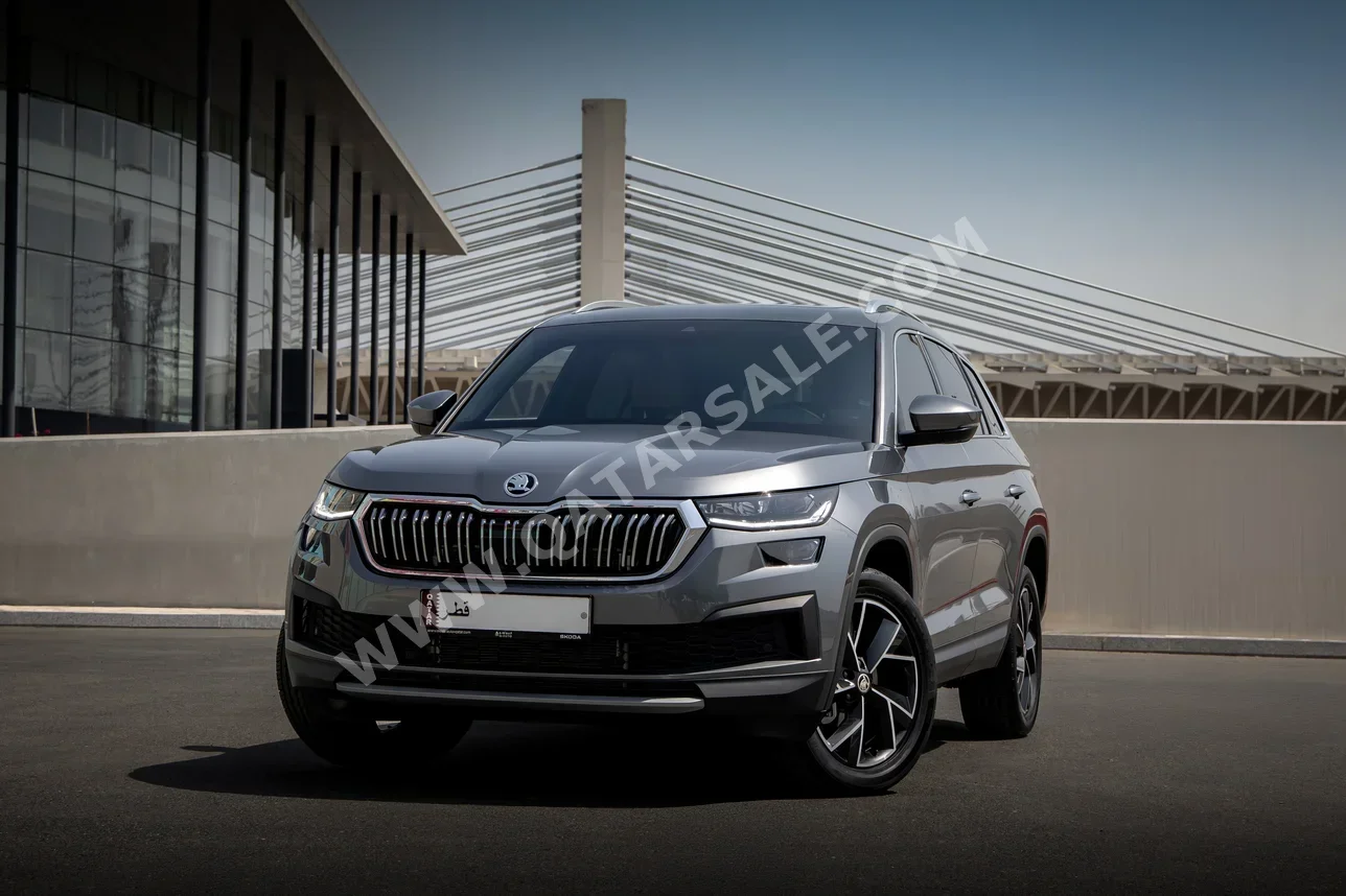 Skoda  Kodiaq  2024  Tiptronic  4,576 Km  4 Cylinder  Front Wheel Drive (FWD)  SUV  Gray  With Warranty