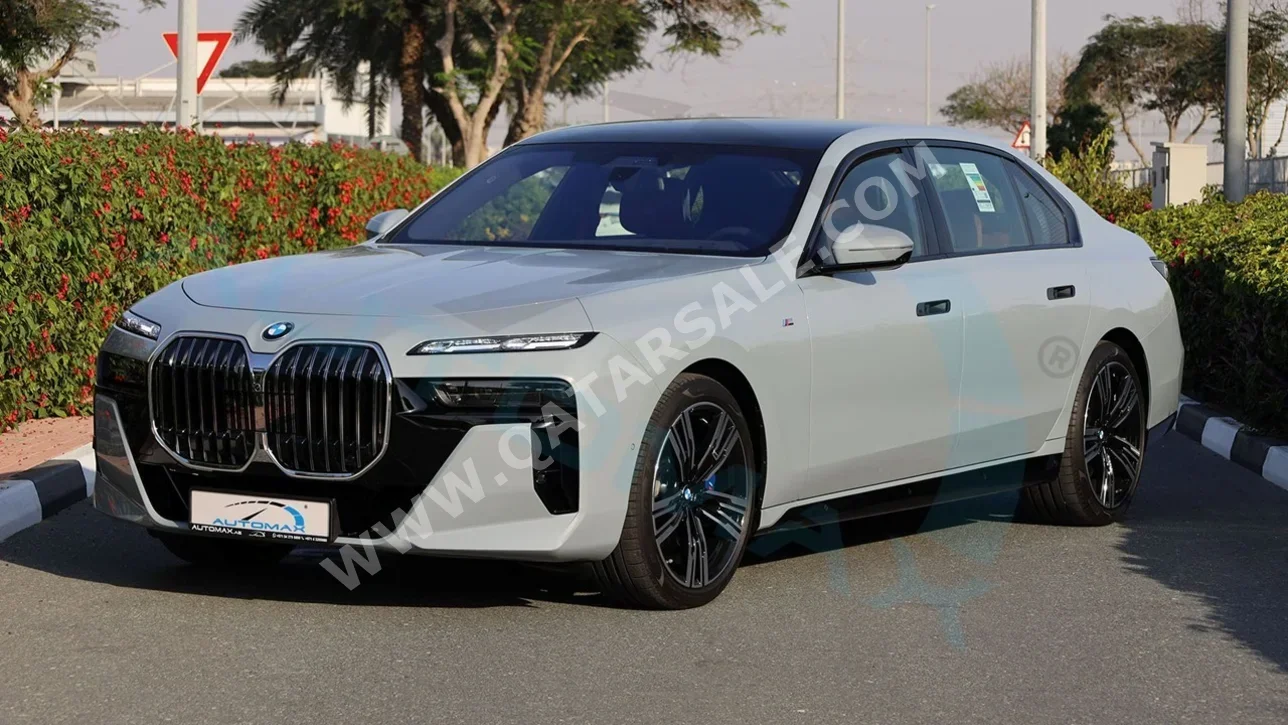بي ام دبليو  الفئة - السابعة  760 اي  2026  اوتوماتيك  0 كم  8 سلندر  دفع كلي مستمر  سيدان  رمادي  تحت الضمان