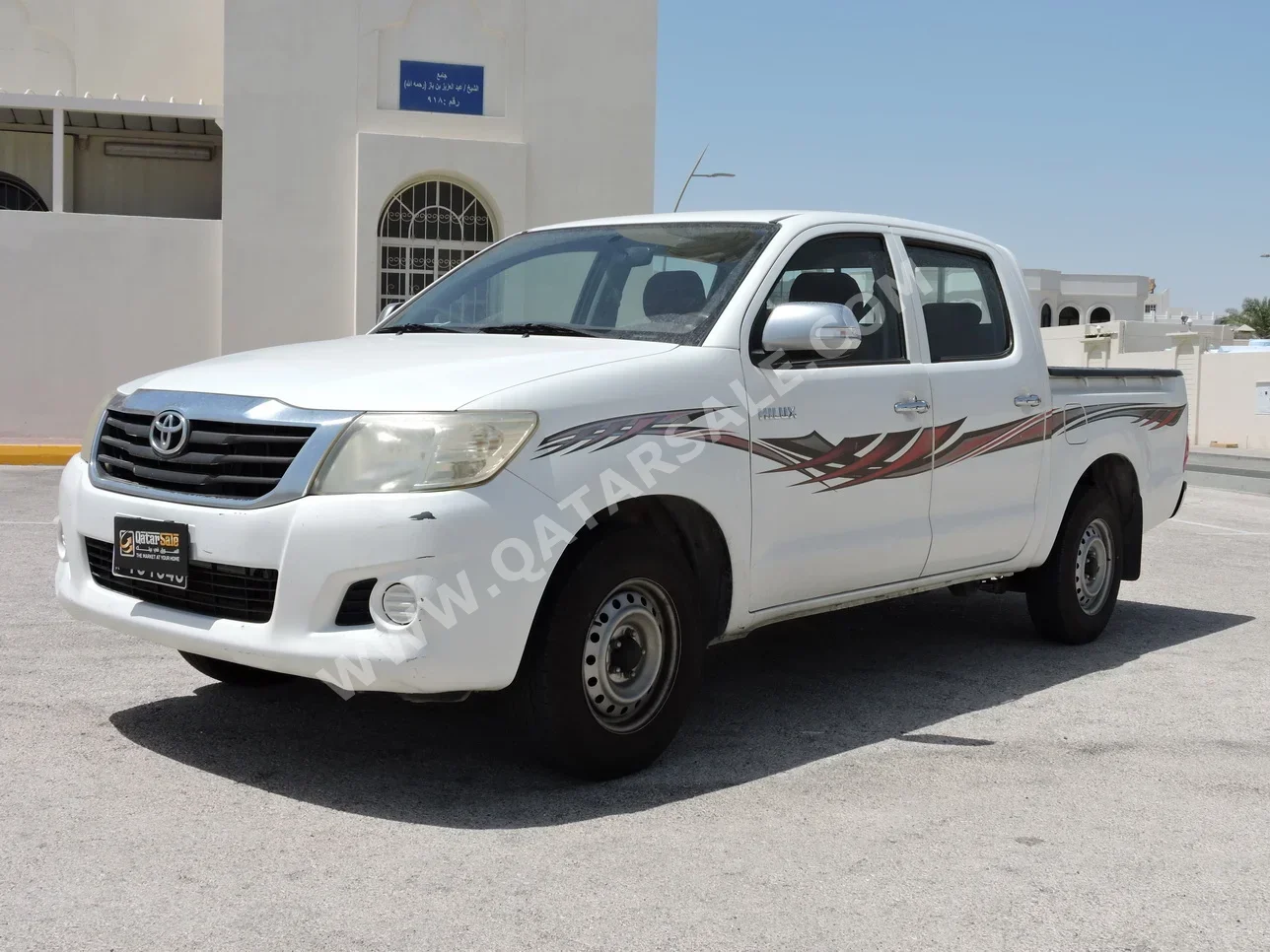 تويوتا  هاي لوكس  2014  عادي  177,000 كم  4 سلندر  دفع خلفي  بيكب  أبيض
