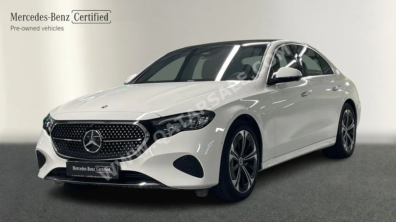 مرسيدس - بنز  اي - كلاس  200  2026  اوتوماتيك  100 كم  4 سلندر  دفع خلفي  سيدان  أبيض  تحت الضمان