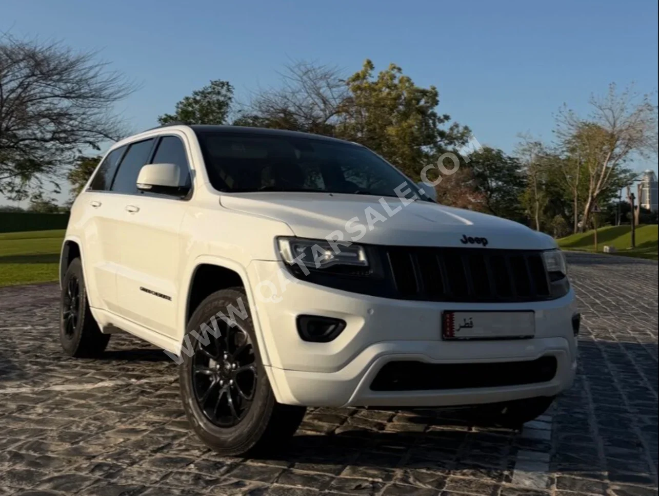 Jeep  Grand Cherokee  Limited Edition  2014  Automatic  169,000 Km  8 Cylinder  Four Wheel Drive (4WD)  SUV  White