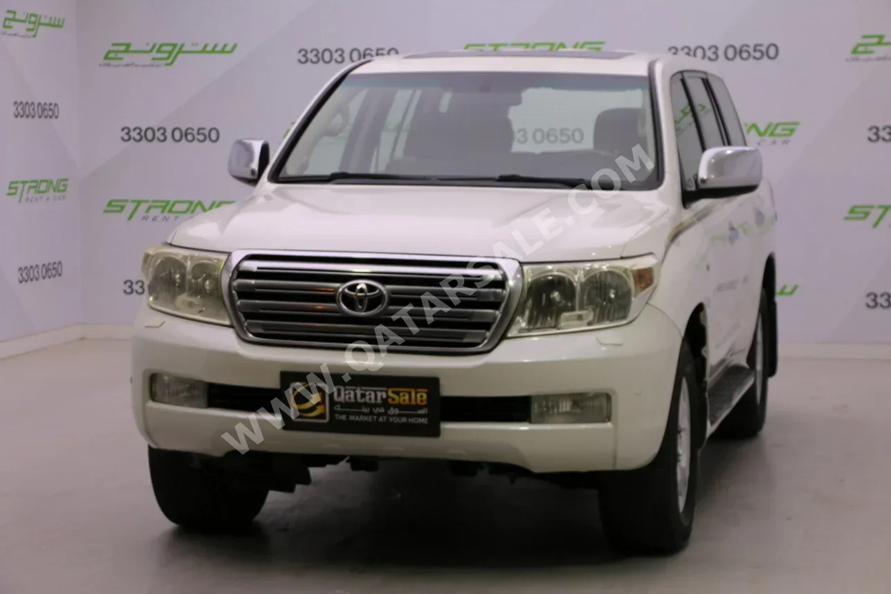 Toyota  Land Cruiser  VXR  2011  Automatic  279,000 Km  8 Cylinder  Four Wheel Drive (4WD)  SUV  White