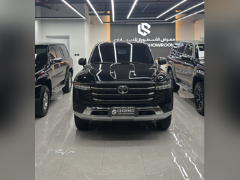 تويوتا  لاند كروزر  جي اكس  2025  اوتوماتيك  18,900 كم  6 سلندر  دفع رباعي  اس يو في  أسود  تحت الضمان