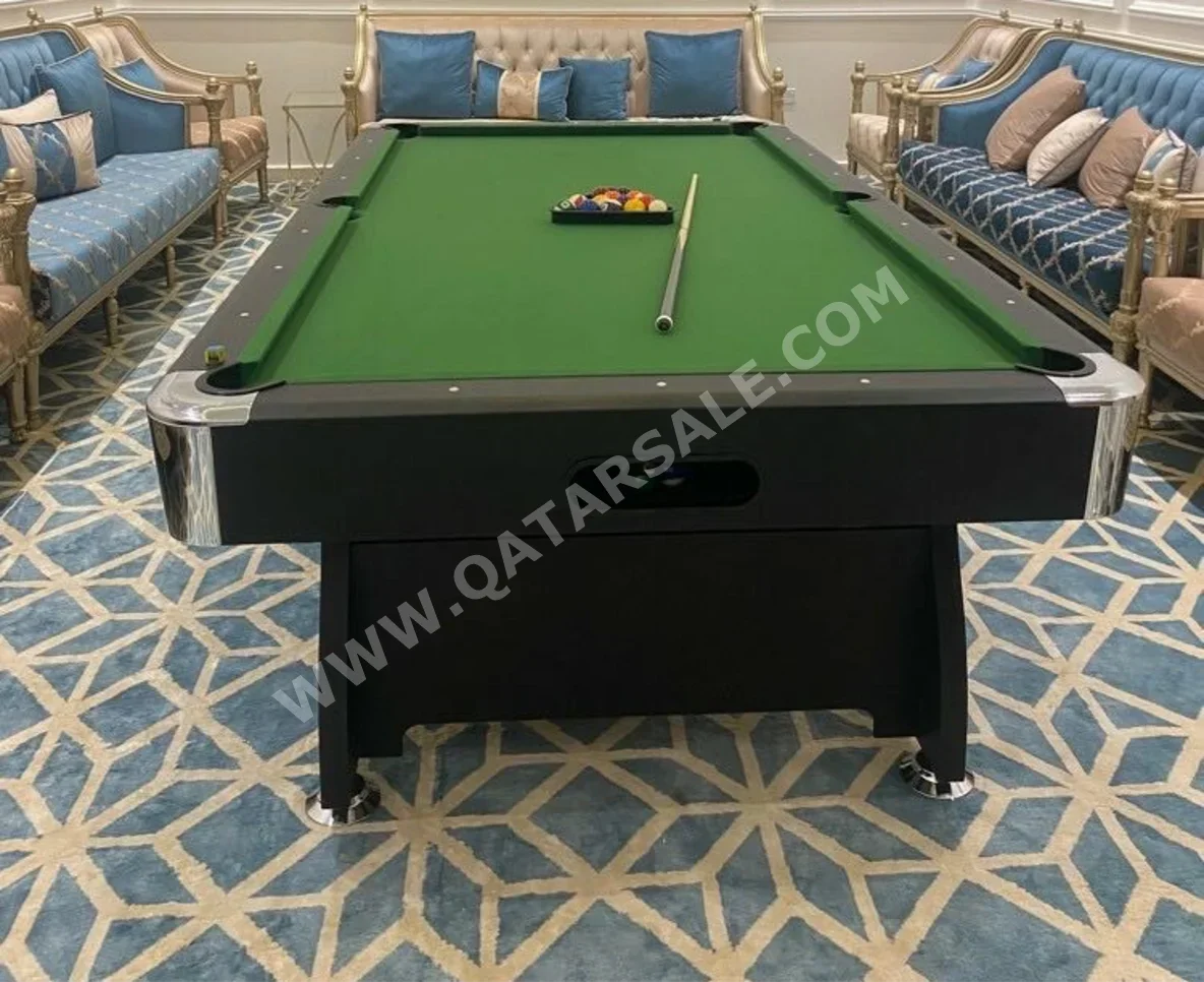 أخضر  طاولة بلياردو