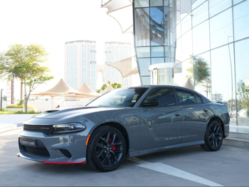 دودج  تشارجر  جي تي  2023  اوتوماتيك  61,000 كم  6 سلندر  دفع خلفي  سيدان  رمادي