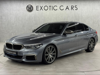 بي ام دبليو  الفئة - ام  550 اي  2017  اوتوماتيك  161,000 كم  8 سلندر  دفع خلفي  سيدان  رمادي