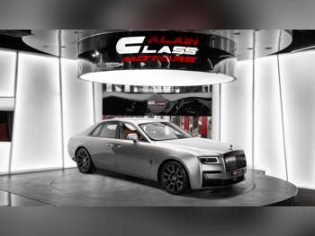 رولز - رويس  غوست  بلاك بادج  2024  اوتوماتيك  1,445 كم  12 سلندر  دفع خلفي  سيدان  فضي