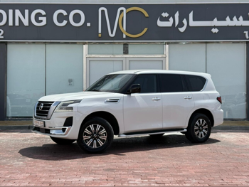 نيسان  باترول  ال اي  2020  اوتوماتيك  206,000 كم  8 سلندر  دفع رباعي  اس يو في  أبيض