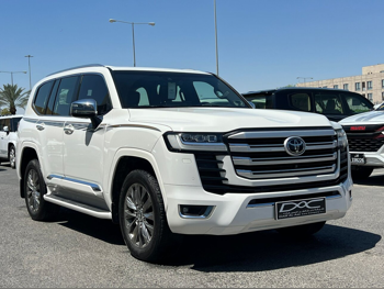 تويوتا  لاند كروزر  في اكس ار توين توربو  2023  اوتوماتيك  50,000 كم  6 سلندر  دفع رباعي  اس يو في  أبيض