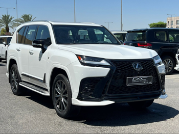 لكزس  ال اكس  600 اف سبورت  2025  اوتوماتيك  14,000 كم  6 سلندر  دفع رباعي  اس يو في  أبيض  تحت الضمان