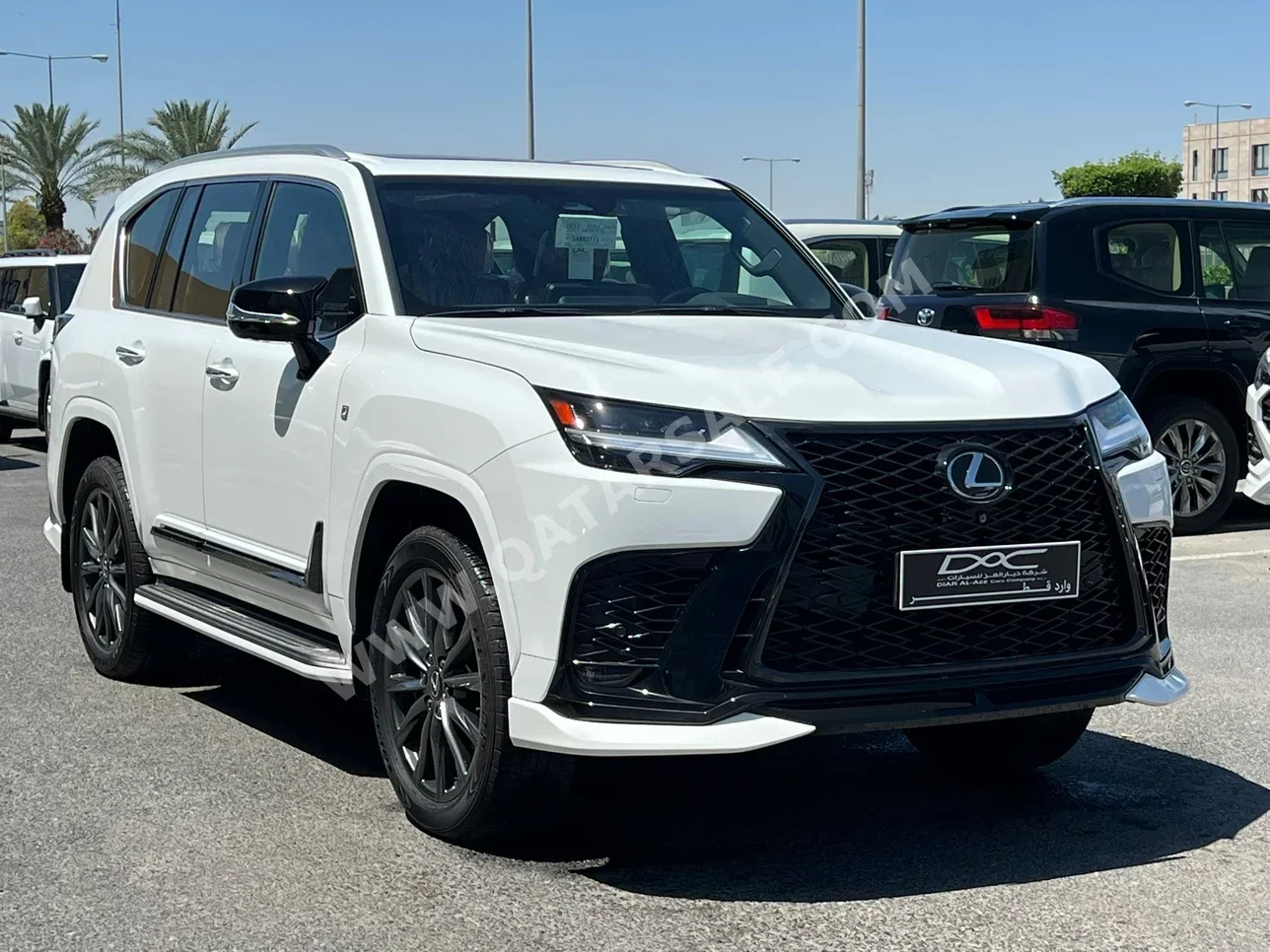 لكزس  ال اكس  600 اف سبورت  2025  اوتوماتيك  14,000 كم  6 سلندر  دفع رباعي  اس يو في  أبيض  تحت الضمان