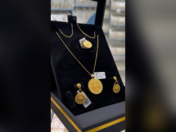 Gold Without Stone  Woman  17.3 Gram  Set  Maintenance Warranty  Free Shipping  Bahrain  By Weight  Yellow Gold  21k