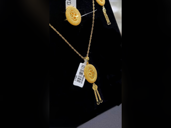 Gold Set  Bahrain  Woman  By Weight  16.31 Gram  Without Stone  Maintenance Warranty  Free Shipping  Yellow Gold  21k
