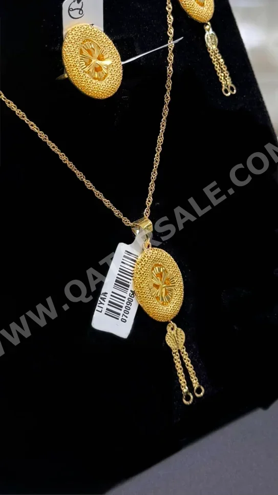 الذهب طقم  البحرين  نسائي  حسب الوزن  16.31 غرام  بدون حجر  ضمان الصيانة  توصيل مجاني  ذهب أصفر  عيار 21