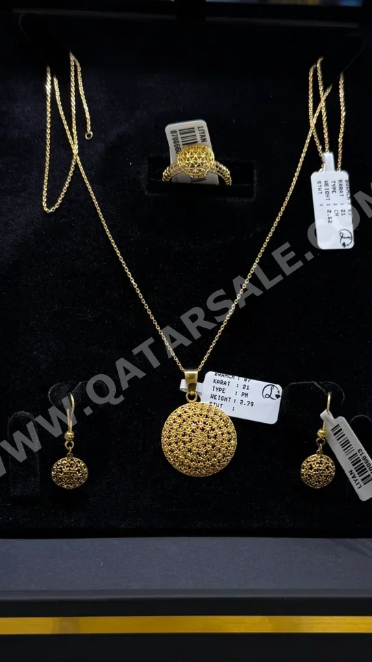 الذهب طقم  البحرين  نسائي  حسب الوزن  9.5 غرام  بدون حجر  ضمان الصيانة  توصيل مجاني  ذهب أصفر  عيار 21