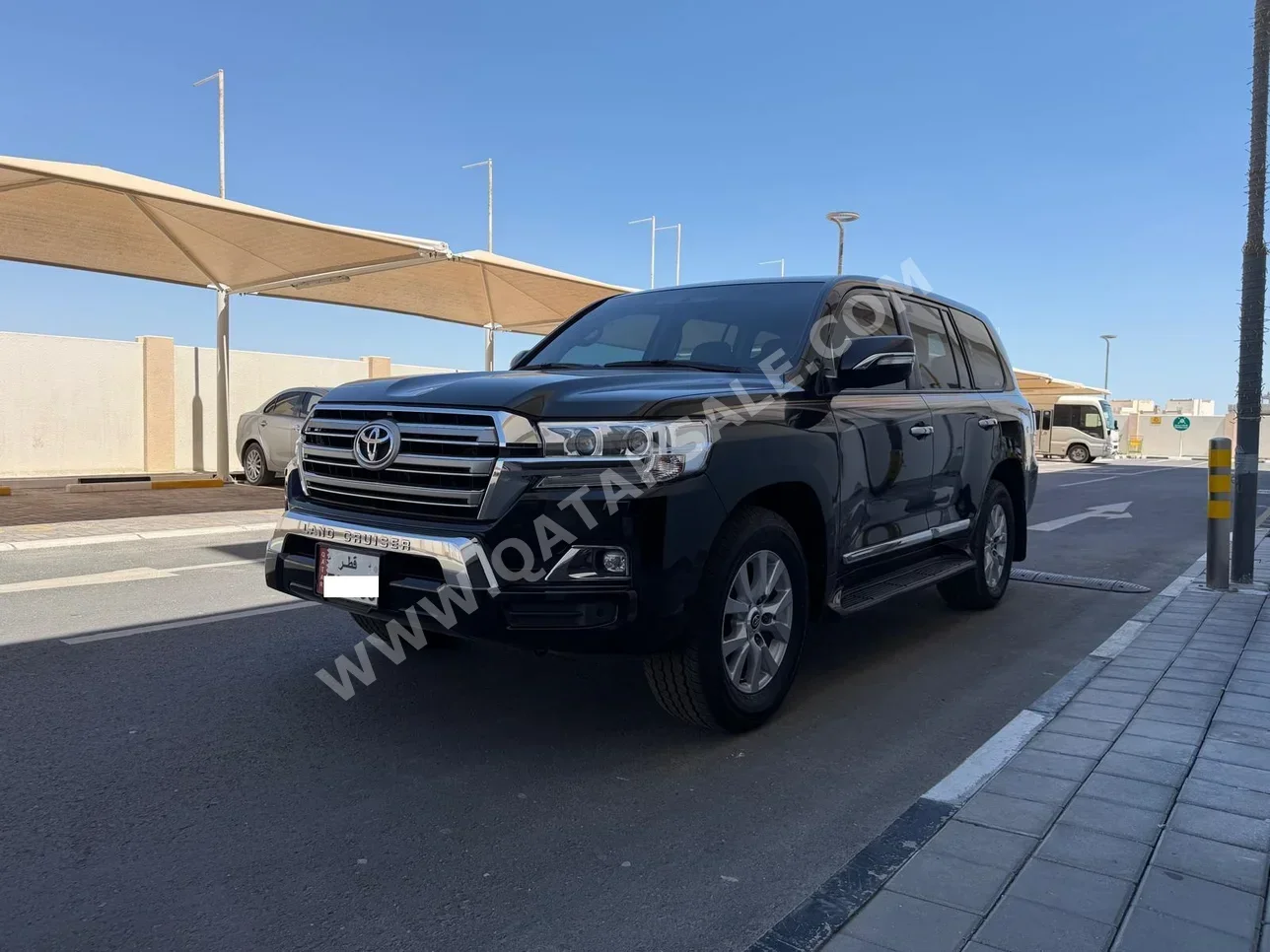 تويوتا  لاند كروزر  جي اكس ار  2016  اوتوماتيك  165,000 كم  8 سلندر  دفع رباعي  اس يو في  أسود