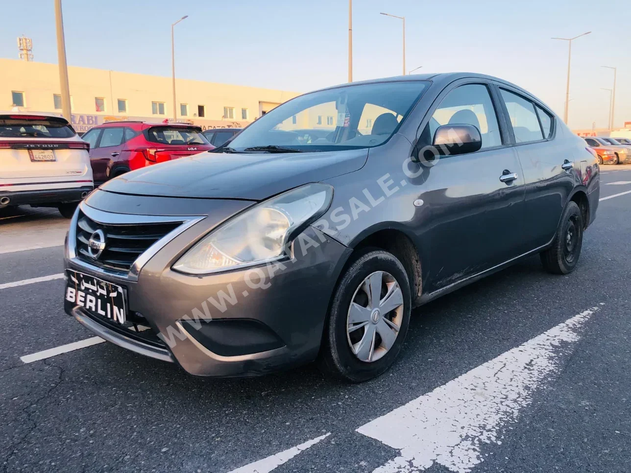 Nissan  Sunny  2019  Automatic  185,000 Km  4 Cylinder  Front Wheel Drive (FWD)  Sedan  Gray