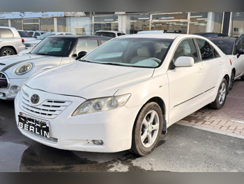 تويوتا  كامري  جي ال  2007  اوتوماتيك  399,000 كم  4 سلندر  سحب امامي  سيدان  أبيض