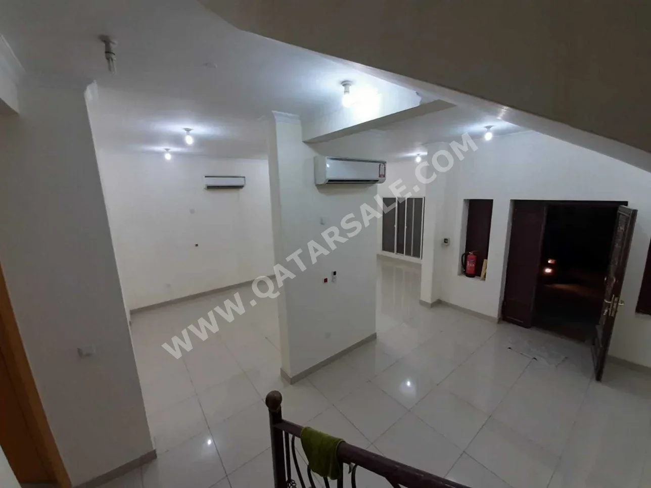 Compound  - Not Furnished  - Al Rayyan  - Izghawa  - 6 Bedrooms