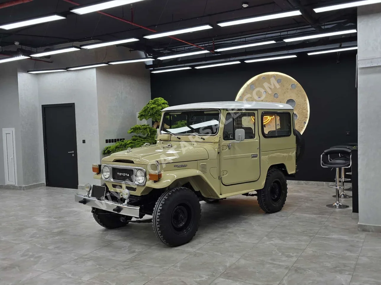 تويوتا  لاند كروزر  1983  عادي  27,000 كم  6 سلندر  دفع رباعي  كلاسك  بيج