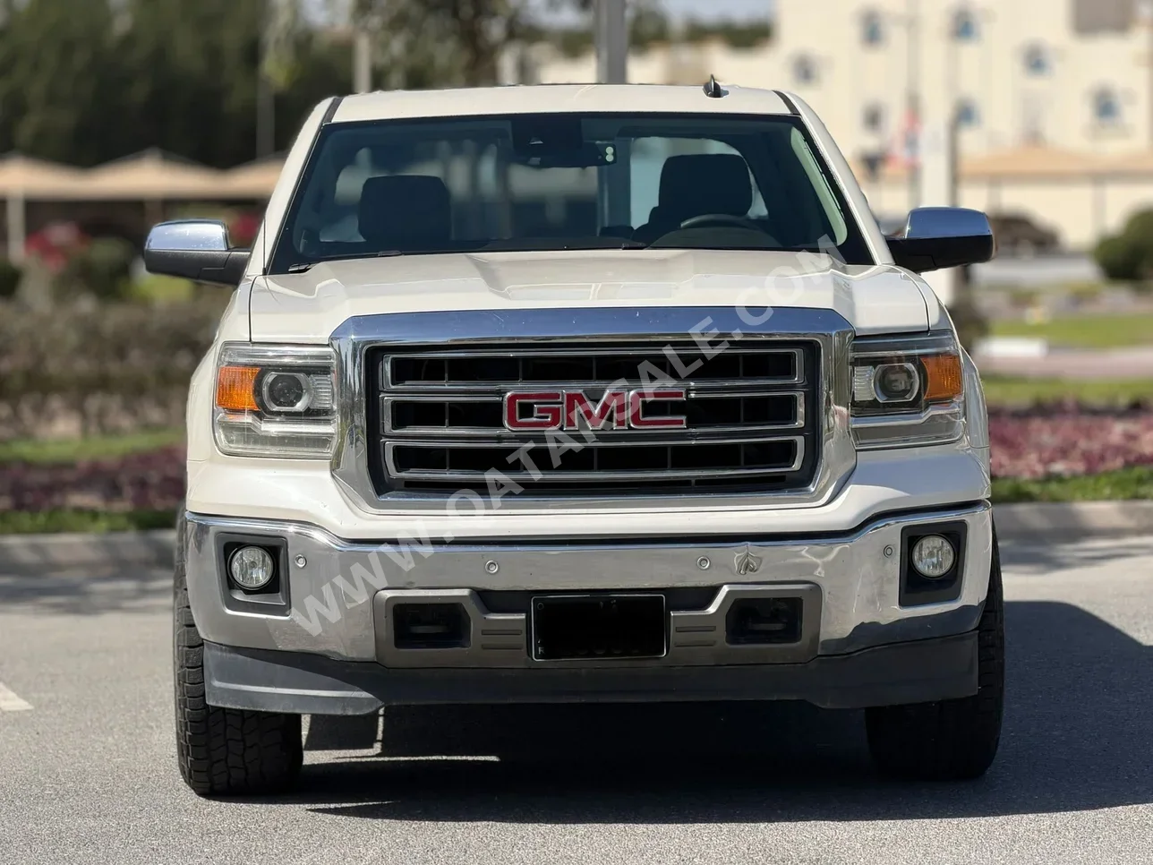 جي ام سي  سييرا  اس ال تي  2014  اوتوماتيك  179,000 كم  8 سلندر  دفع رباعي  بيكب  أبيض