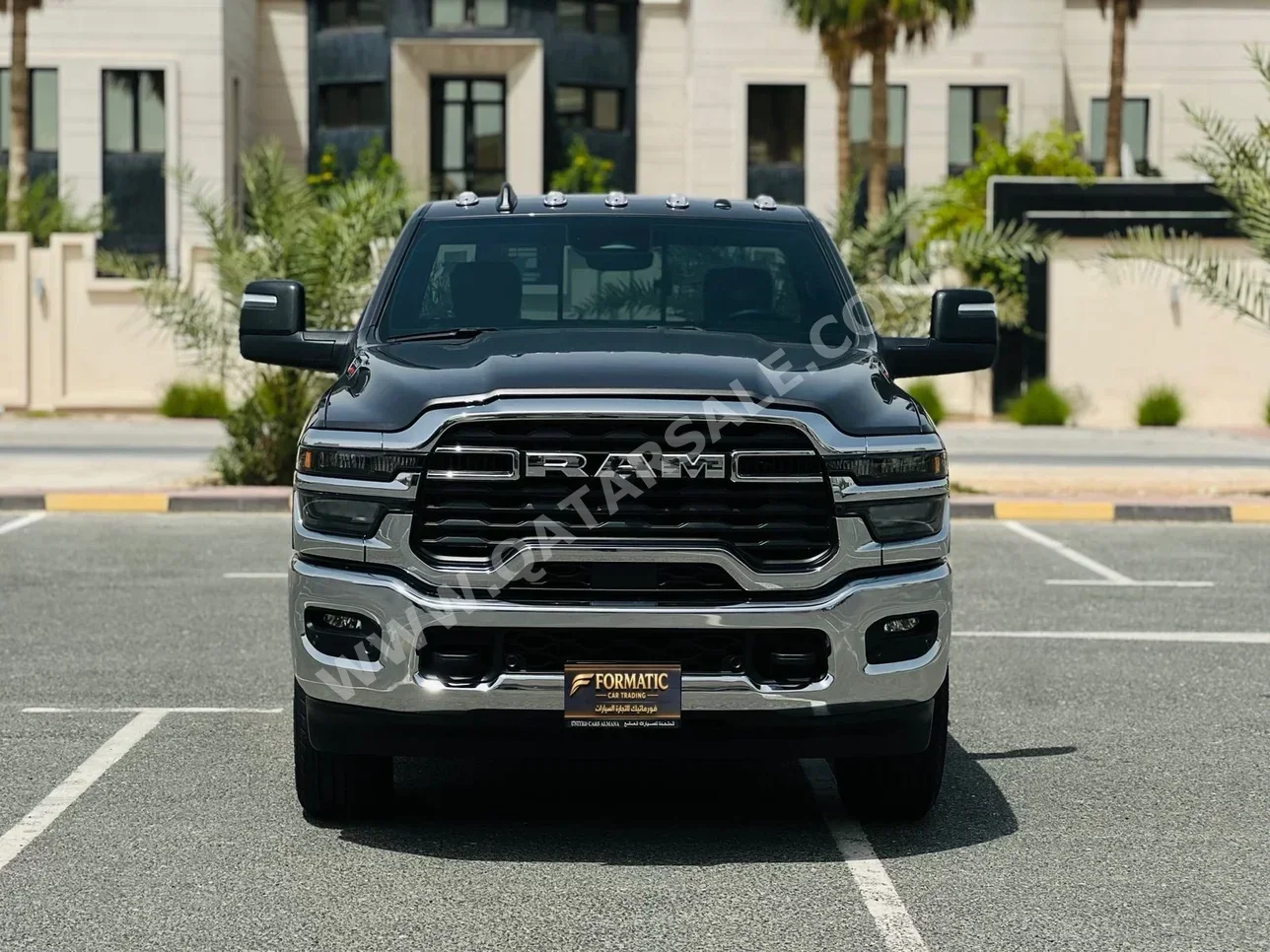 دودج  رام  2500  2025  اوتوماتيك  3,000 كم  8 سلندر  دفع رباعي  بيكب  رمادي  تحت الضمان