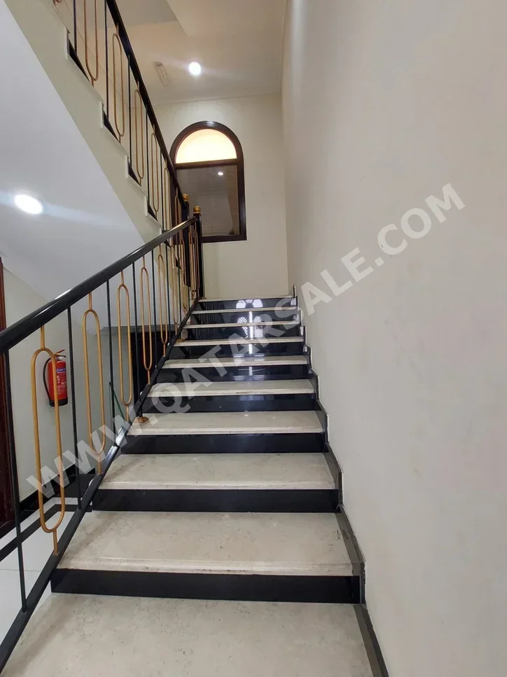 Family Residential  - Not Furnished  - Al Rayyan  - Al Aziziyah  - 7 Bedrooms
