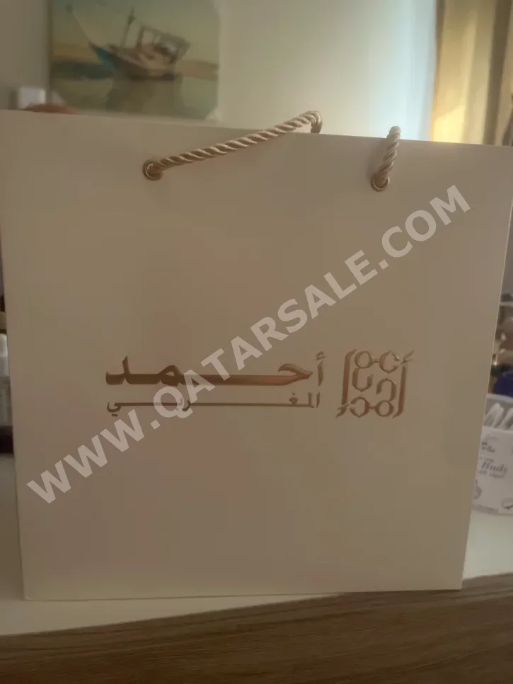 Perfume & Body Care Perfume  Women  ahmed al maghribi  United Arab Emirates  fruity floral sweet playful  11/08/2030  50 ml