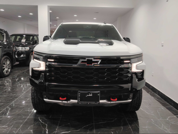 شفروليه  سلفرادو  زد ار 2  2025  اوتوماتيك  5,800 كم  8 سلندر  دفع رباعي  بيكب  أبيض  تحت الضمان