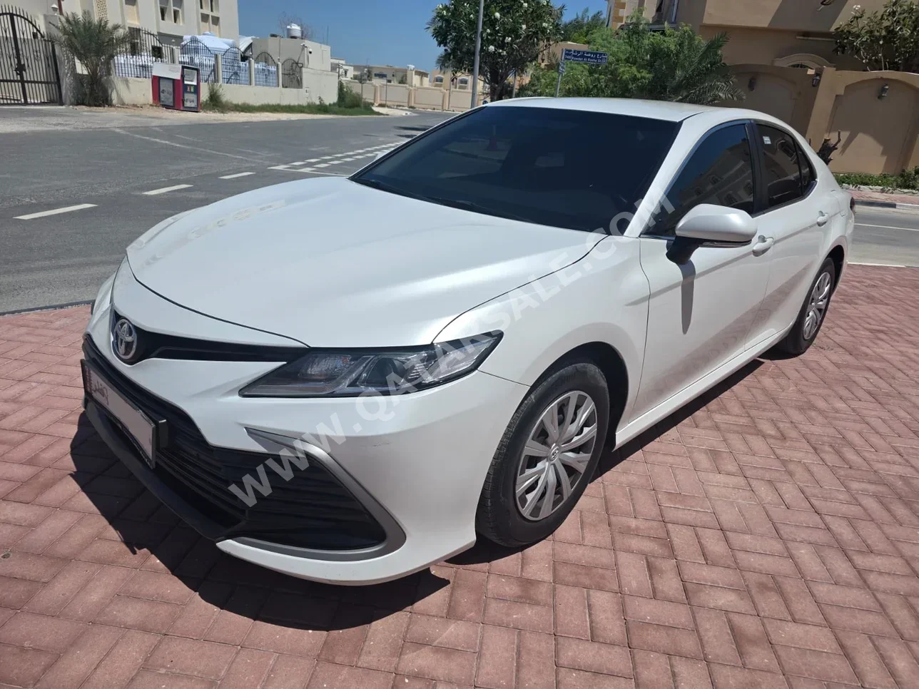 تويوتا  كامري  أل اي  2022  اوتوماتيك  71,000 كم  4 سلندر  سحب امامي  سيدان  أبيض
