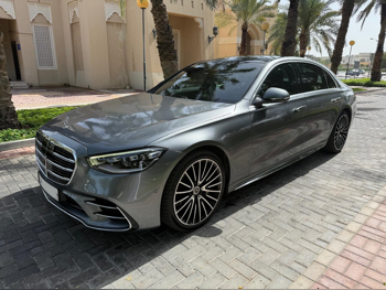 مرسيدس - بنز  اس - كلاس  450  2021  اوتوماتيك  86,000 كم  6 سلندر  دفع خلفي  سيدان  رمادي