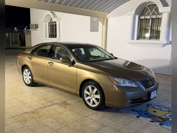 لكزس  إيه أس  350  2008  اوتوماتيك  237,000 كم  6 سلندر  دفع خلفي  سيدان  ذهبي