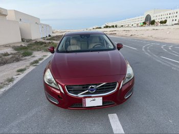 فولفو  اس  60  2011  اوتوماتيك  108,000 كم  4 سلندر  سحب امامي  سيدان  عنابي