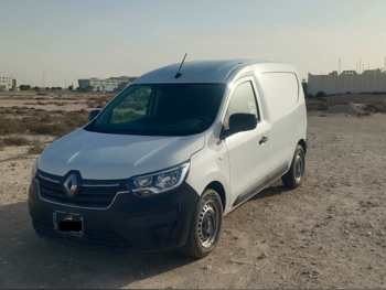 رينو  دوكر  2023  عادي  11,000 كم  4 سلندر  سحب امامي  فان \ باص  أبيض