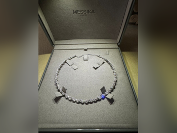 ألماس قلادة اللون جي  ممتاز  8 قيراط  زمرد  في اس 1 , في اس 2