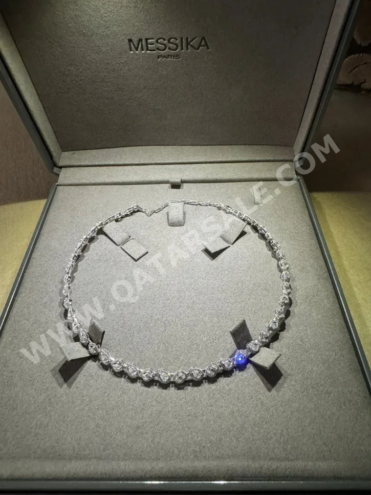 ألماس قلادة اللون جي  ممتاز  8 قيراط  زمرد  في اس 1 , في اس 2