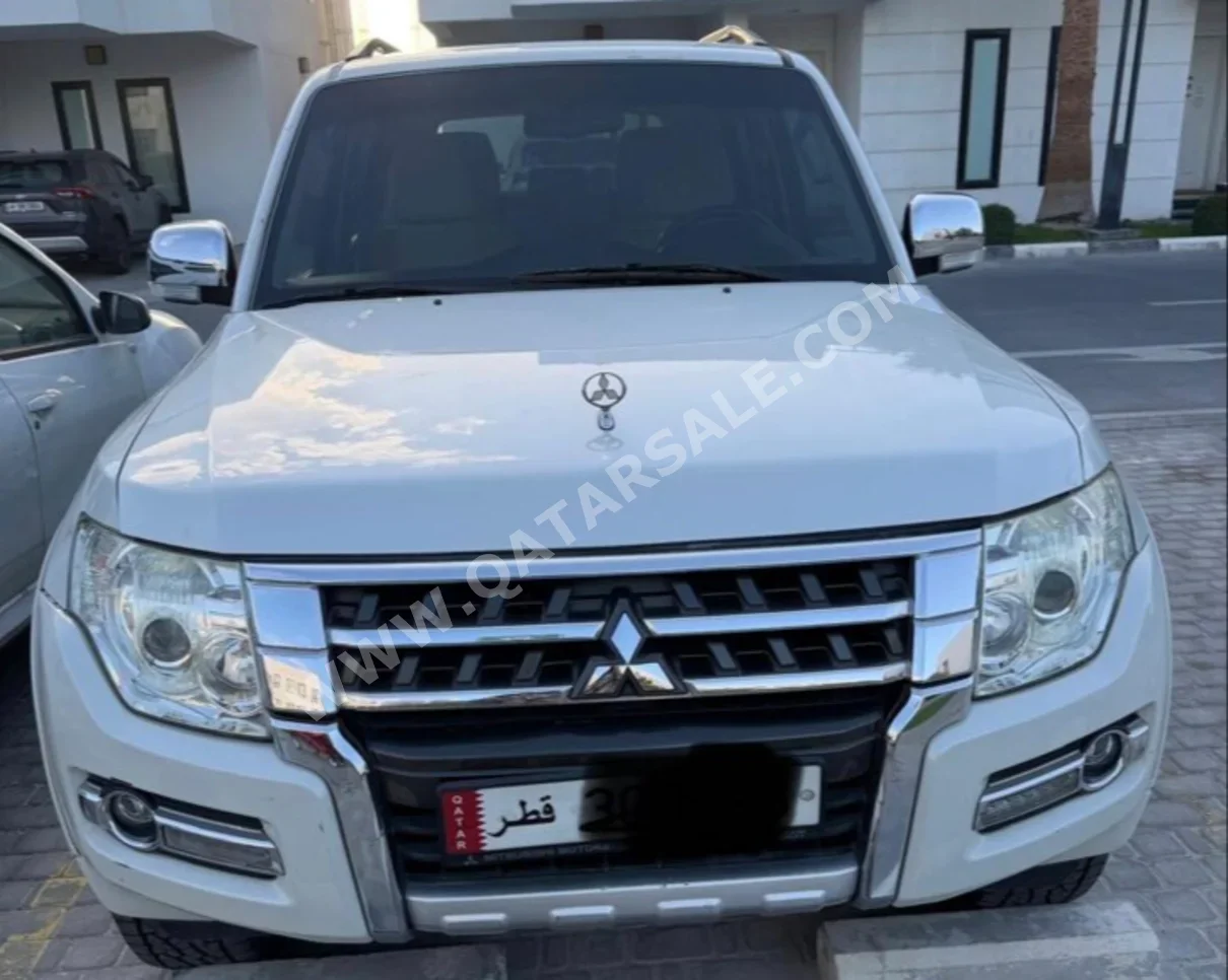 Mitsubishi Pajero GLS 2016 Automatic 120,000 Km 6 Cylinder Four Wheel Drive (4WD) SUV White