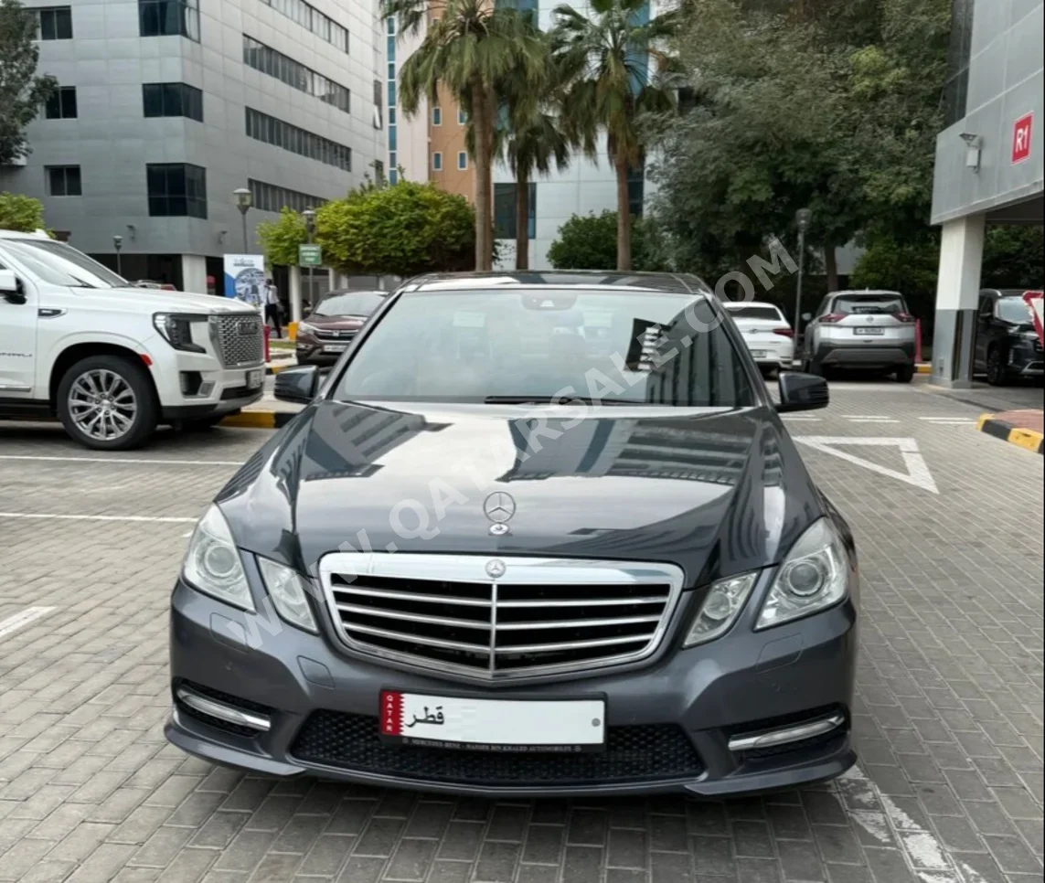 مرسيدس - بنز  اي - كلاس  300  2013  اوتوماتيك  74,000 كم  6 سلندر  دفع خلفي  سيدان  رمادي غامق