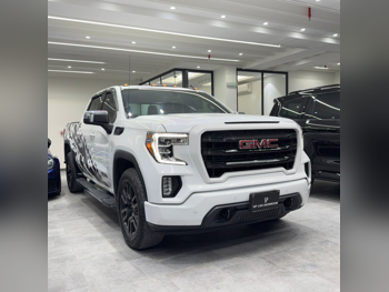 GMC  Sierra  Elevation  2022  Automatic  131,000 Km  8 Cylinder  Four Wheel Drive (4WD)  Pick Up  White